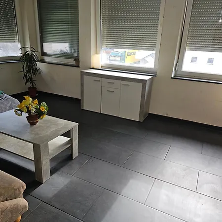 Betty Zimmer In Zentrum